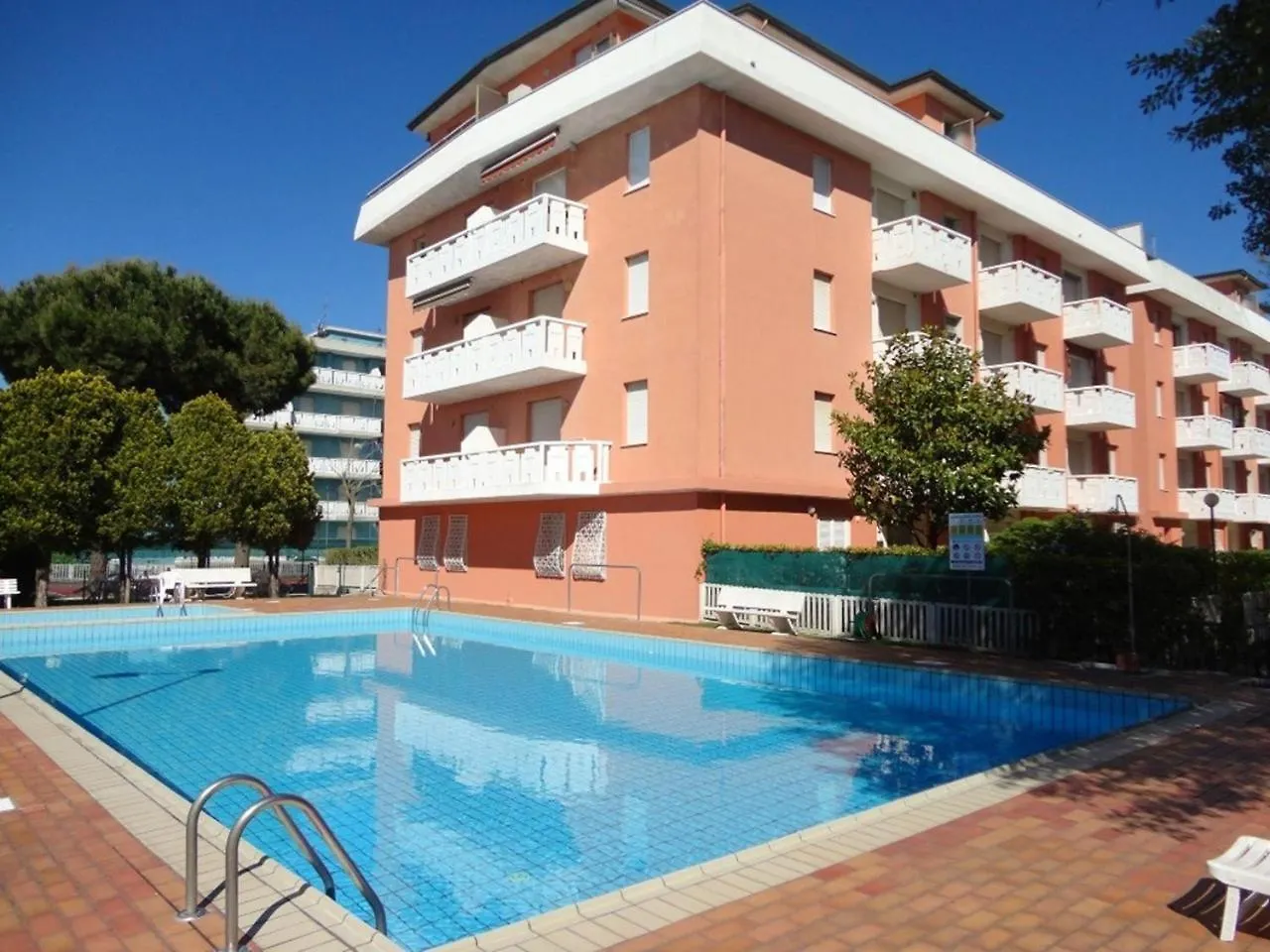 Apartment In Porto Santa Margherita 25143
